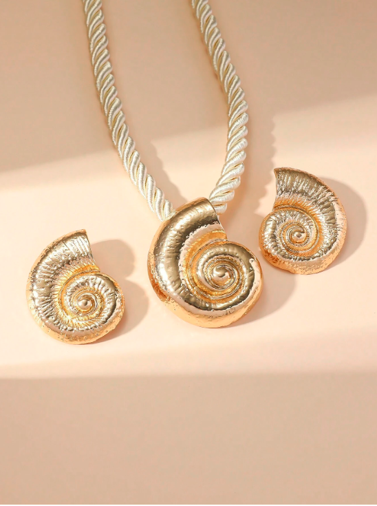 Océan Précieux – Collier & Boucles d’Oreilles Coquillage