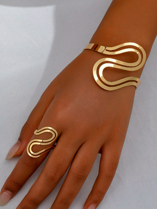 Bracelet Torsadé en Métal et Bague Assortie Élégante
