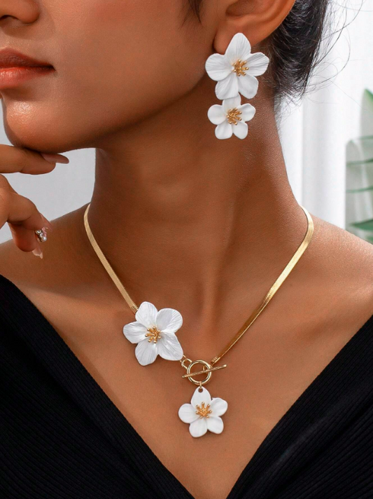 Collier Pendentif Floral Élégant et Boucles d'Oreilles